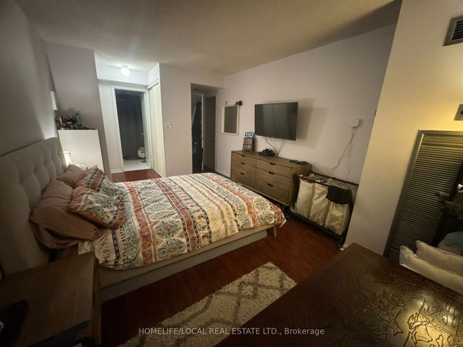1402 - 3 Hickory Tree Rd, Condo with 2 bedrooms, 2 bathrooms and null parking in York ON | Image 9