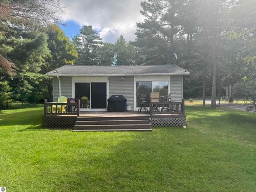 3048 Woodcock Way, Prudenville, MI, 48651-8501 | Card Image