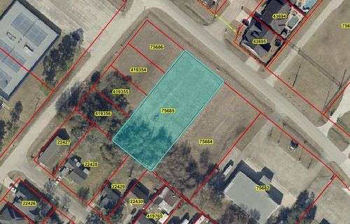 1855 N 18th St, Nederland, TX, 77627-4856 | Card Image