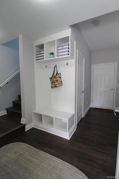 29451-29515 Hoover Rd, Warren, MI, 48093-3480 | Card Image