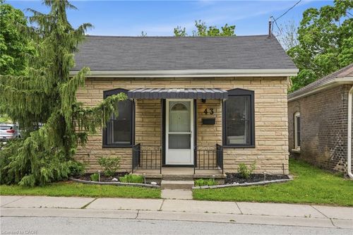43 Alonzo St, Brantford, ON, N3R1A1 | Card Image