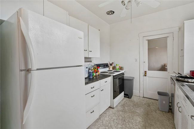 2 - 1912 Wightman St, Condo with 4 bedrooms, 2 bathrooms and null parking in Squirrel Hill PA | Image 4