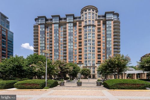 1411-8220 Crestwood Heights Dr, MCLEAN, VA, 22102-3138 | Card Image
