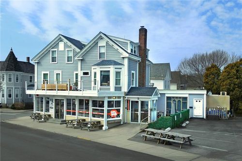 3 Carroll Ave, Newport, RI, 02840-4019 | Card Image