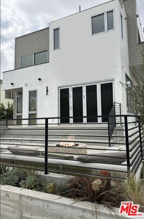 a-1900 20th St, Santa Monica, CA, 90404-4718 | Card Image