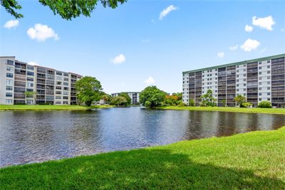 204 - 2221 Cypress Island Drive, Condo with 2 bedrooms, 2 bathrooms and null parking in Pompano Beach FL | Image 1