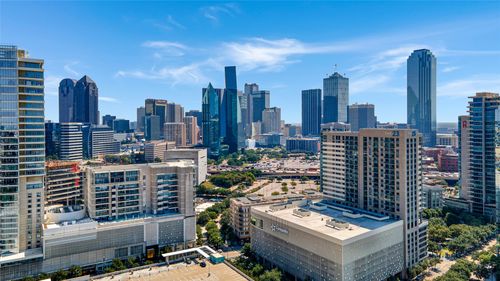 apt-832-2408 Victory Park Ln, Dallas, TX, 75219-7618 | Card Image