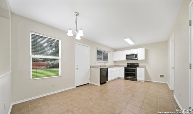 4039 Privet Pl, House other with 3 bedrooms, 3 bathrooms and null parking in San Antonio TX | Image 6