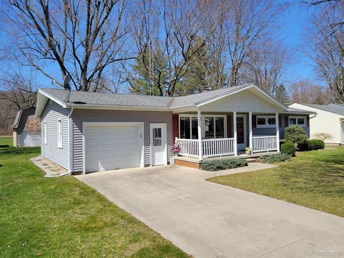 42 S Flower St, Croswell, MI, 48422-1310 | Card Image