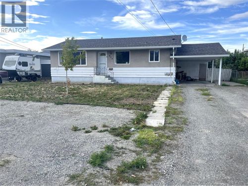872 Selkirk Ave, Kamloops, BC, V2B1T9 | Card Image