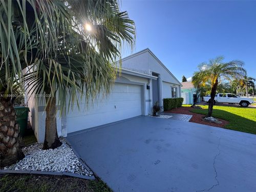 0-705 Se 3rd Ln, Dania Beach, FL, 33004-4438 | Card Image