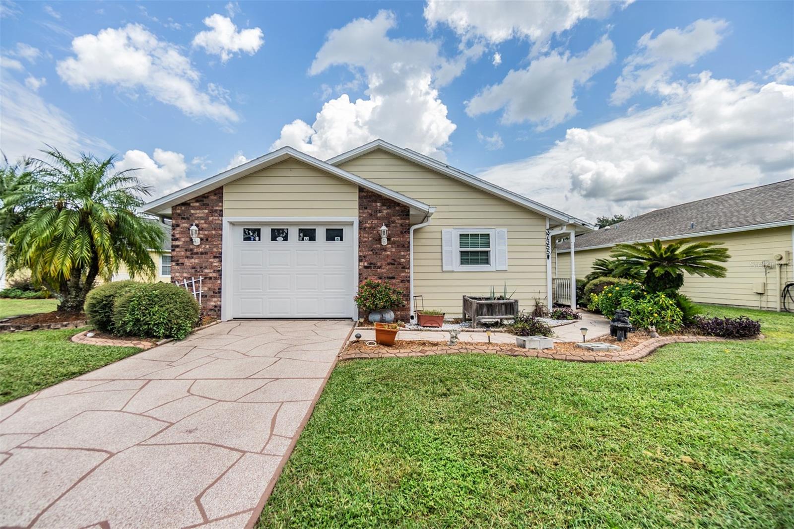 Derbyshire Dr, Zephyrhills, FL 33542