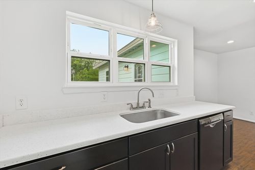 204 E Bailey St, Ponder, TX, 76259-7505 | Card Image