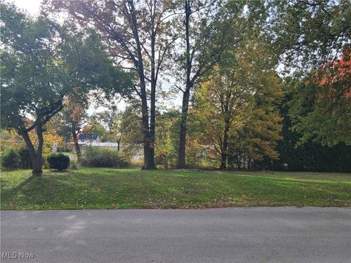 550 Washington Ave, Ravenna, OH, 44266-2413 | Card Image