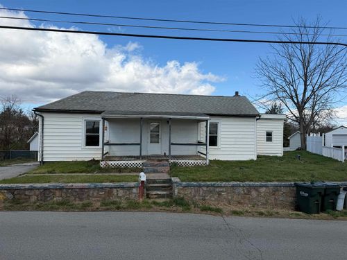 166 Straith St, Staunton, VA, 24401 | Card Image