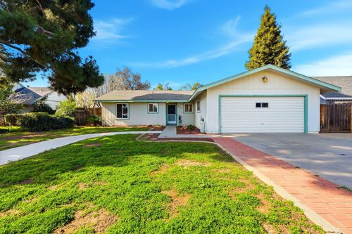 407 N Vista Street, Visalia, CA, 93292 | Card Image