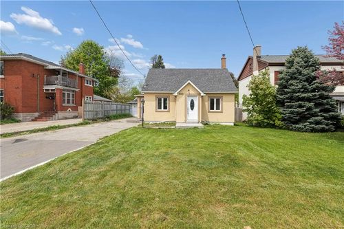 680 Frederick St, Kitchener, ON, N2B2B2 | Card Image