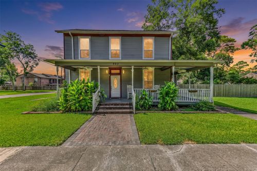 503 W Blum St, Alvin, TX, 77511-2233 | Card Image
