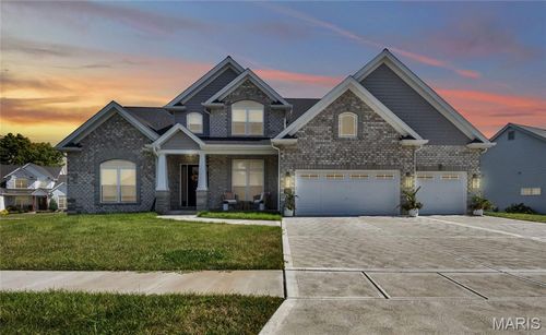 1016 Bellevaux Pl, Saint Charles, MO, 63301-1398 | Card Image