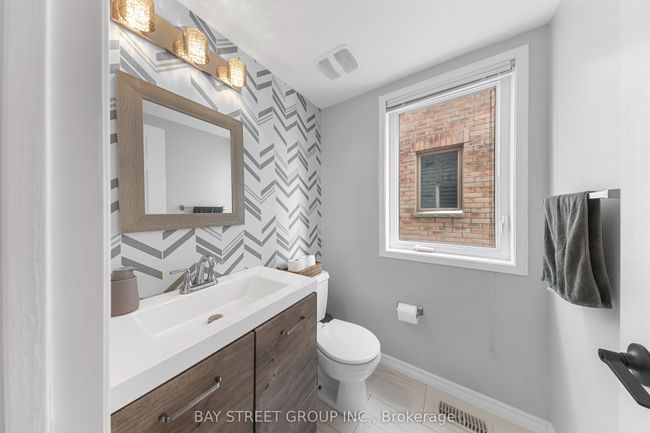 112 Barnham St, House attached with 5 bedrooms, 4 bathrooms and 2 parking in Ajax ON | Image 12