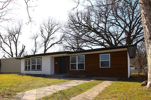 1525 Murray Dr, Garland, TX, 75042-8444 | Card Image