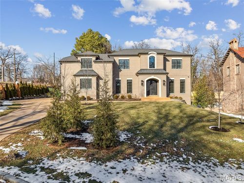 1 Tuscany Park, Clayton, MO, 63105-3019 | Card Image