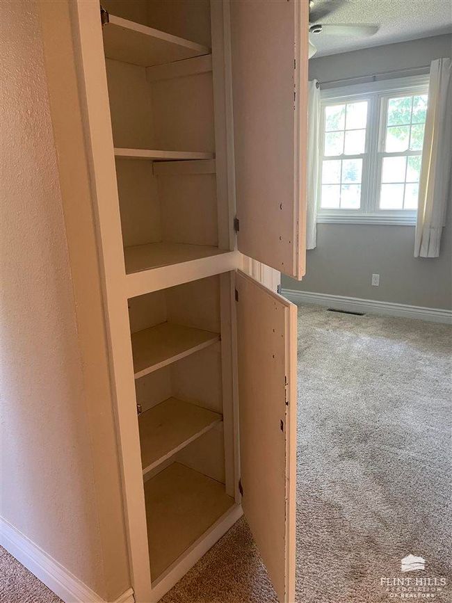 1504 Hale Dr, House other with 4 bedrooms, 1 bathrooms and null parking in Junction City KS | Image 13