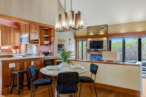 apt-24-24520 Outlook Dr, Carmel, CA, 93923-9419 | Card Image