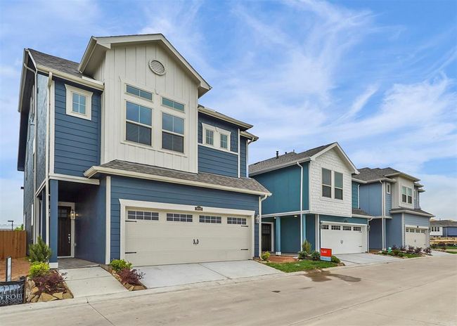 Two to three-story single family homes built by K. Hovnanian Homes. | Image 20