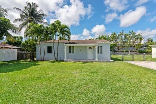7400 Sw 39th Ter, Miami, FL, 33155-6628 | Card Image