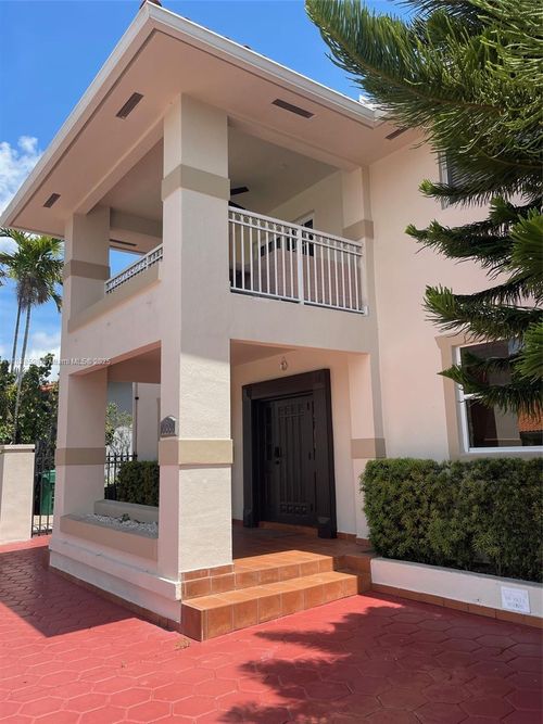 1-10006 Sw 26th Ter, Miami, FL, 33165-2674 | Card Image