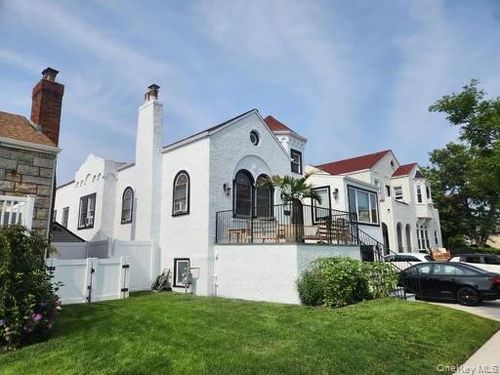 45 Penn St, Long Beach, NY, 11561-4003 | Card Image