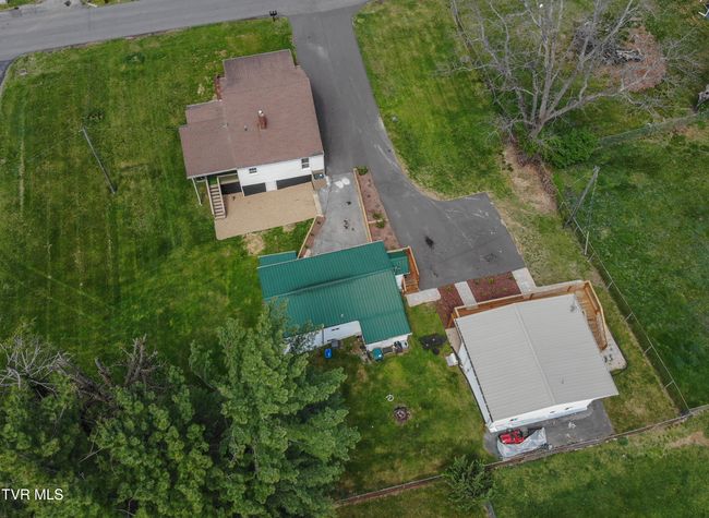 24121416 Bradley St, Home with 5 bedrooms, 3 bathrooms and null parking in Bristol VA | Image 4