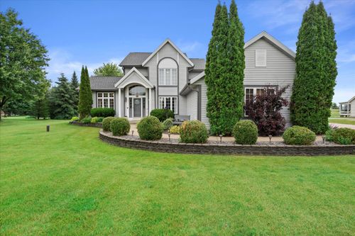 W309N7516 Champion Run, Hartland, WI, 53029-8440 | Card Image