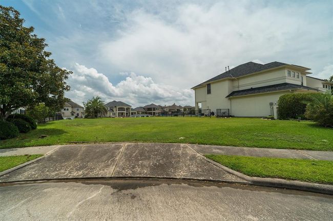 Zoned to the highly accredited Clear Creek Independent School District. Easy access to 146, to take you to Houston or Galveston. | Image 11