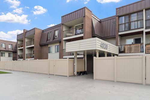 apt-21-4820 Park Commons Dr, Saint Louis Park, MN, 55416-2633 | Card Image