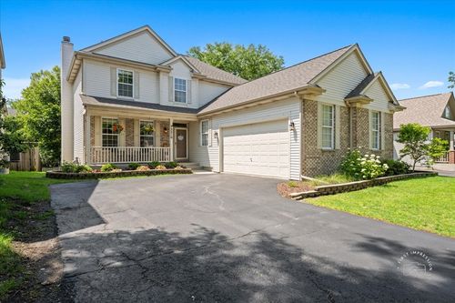 3210 Larrabee Dr, Geneva, IL, 60134-4215 | Card Image
