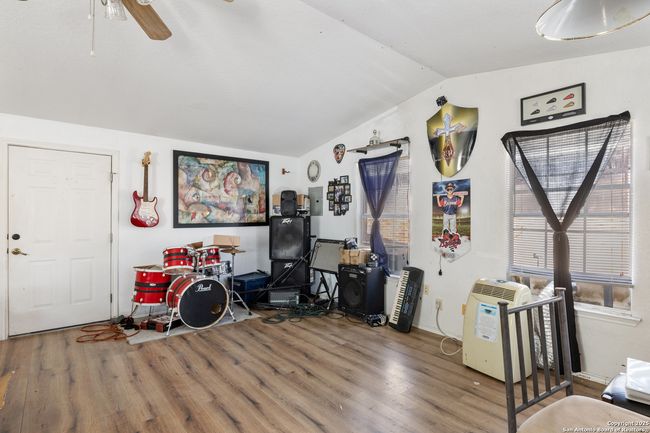 15563 S Skaggs Rd, House other with 4 bedrooms, 3 bathrooms and null parking in Atascosa TX | Image 15