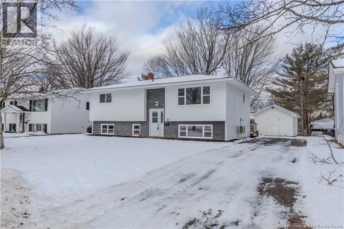 21 Shawn Crt, Riverview, NB, E1B3R5 | Card Image