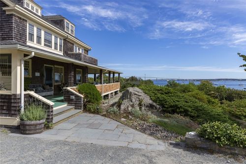 28 Newport St, Jamestown, RI, 02835-2923 | Card Image