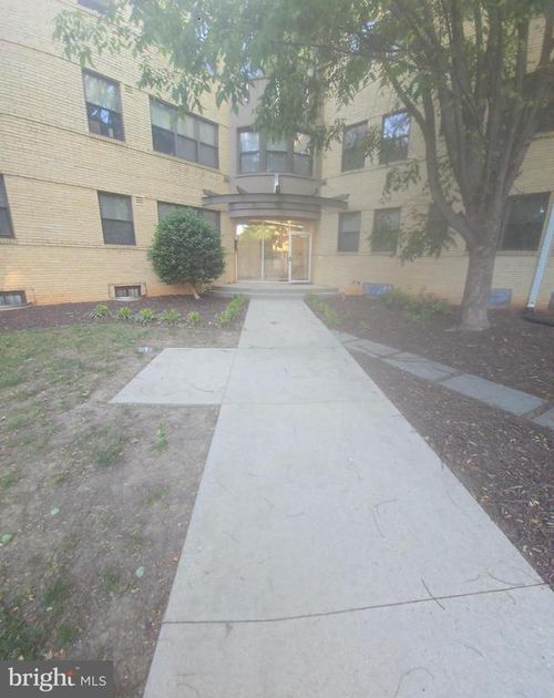 304-210 Oakwood St Se, WASHINGTON, DC, 20032-1770 | Card Image