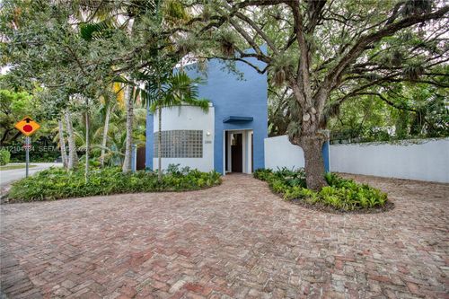 2200 Lincoln Ave, Coconut Grove, FL, 33133-3925 | Card Image