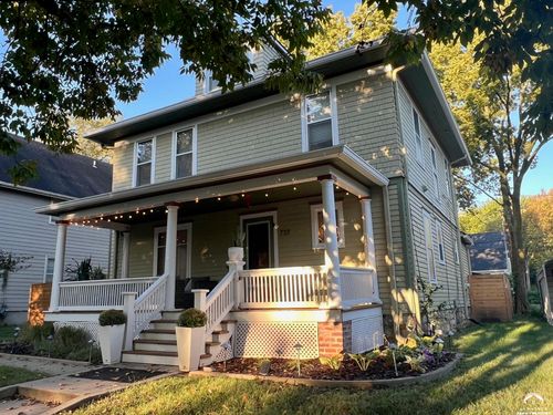 737 Maine St, Lawrence, KS, 66044-2343 | Card Image