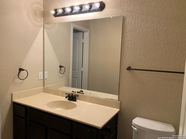 201 Anne Louise Dr, Home with 3 bedrooms, 3 bathrooms and null parking in New Braunfels TX | Image 24