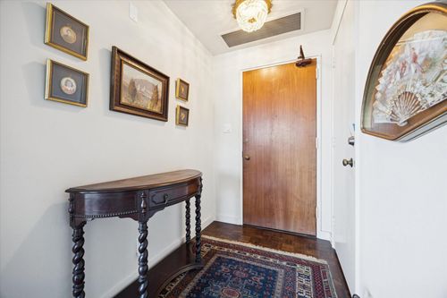 unit-2i-3711 San Felipe St, Houston, TX, 77027-4043 | Card Image