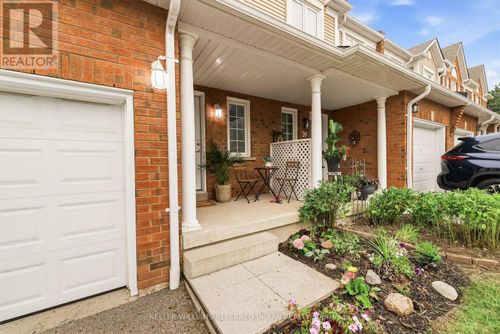 25-10 Bassett Blvd, Whitby, ON, L1N9C3 | Card Image