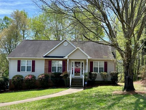 6941 Terrence Knoll Rd, Belews Creek, NC, 27009-9138 | Card Image