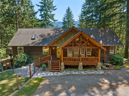 16816 443rd Ave Se, North Bend, WA, 98045-9286 | Card Image