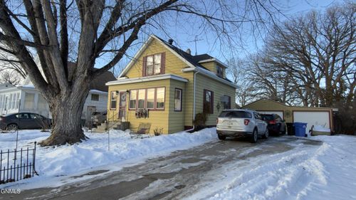 34 S Terrace S, Fargo, ND, 58102 | Card Image