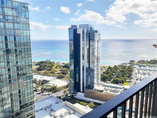 3708-987 Queen St, Honolulu, HI, 96814-4117 | Card Image